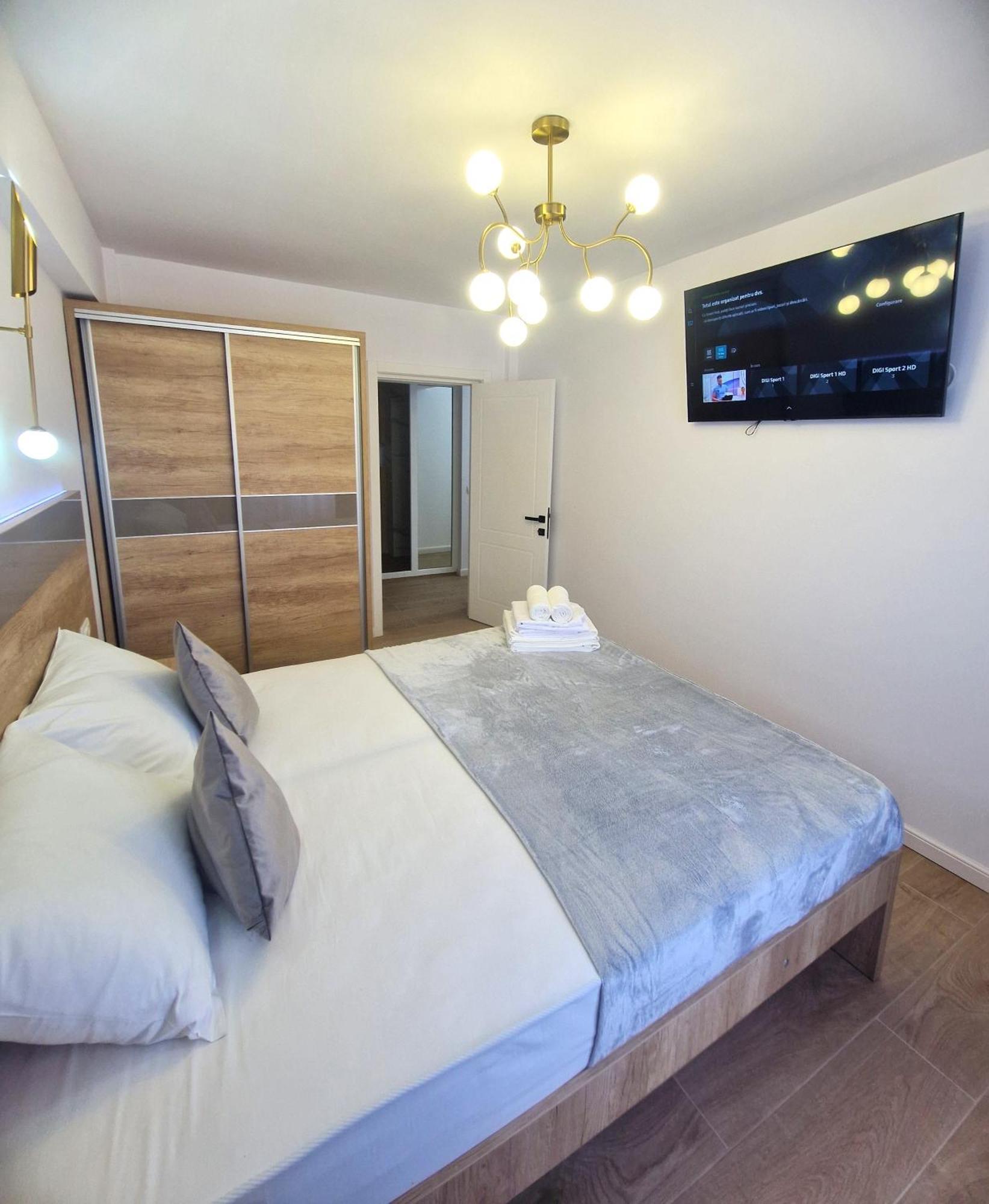 Ultracentral Luxury Apartament Curtea de Argeş Exterior foto